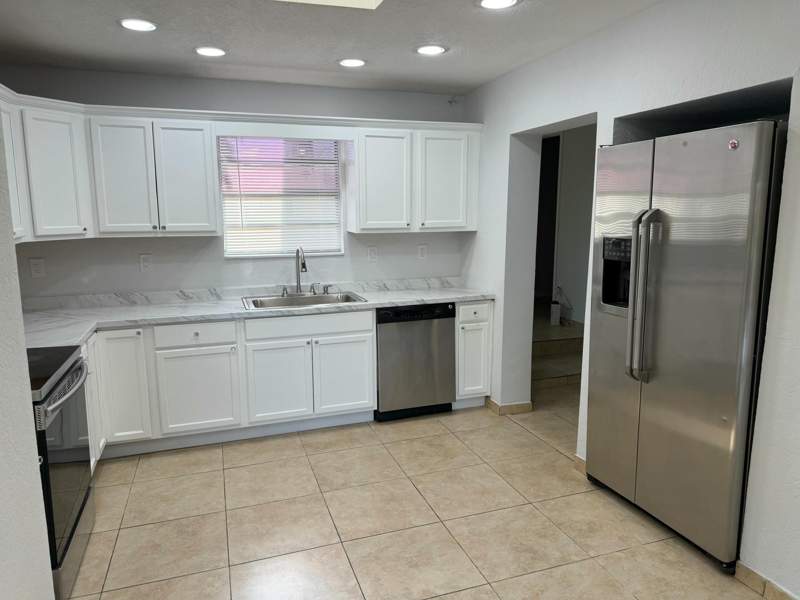4 bedroom Single Family Residence at 3830 Davis Road, Sub 19-44-43, Palm Springs — photo 2