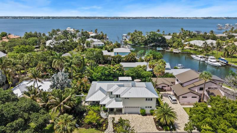 4 bedroom Single Family Residence at 1117 SE Osceola Street, St Lucie Estates, Stuart — photo 5