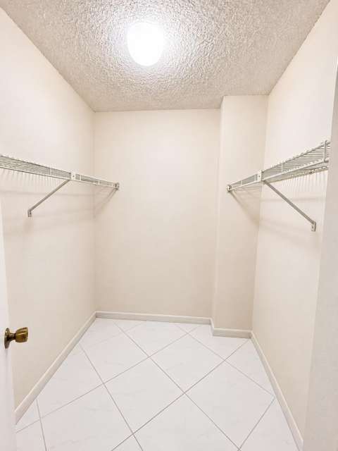 2802 N 46Th Avenue #B318, gated community for sale in Hollywood