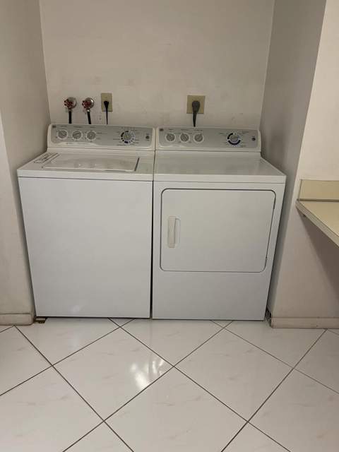 2802 N 46th Avenue #B318, Hollywood FL - photo 10 of 33