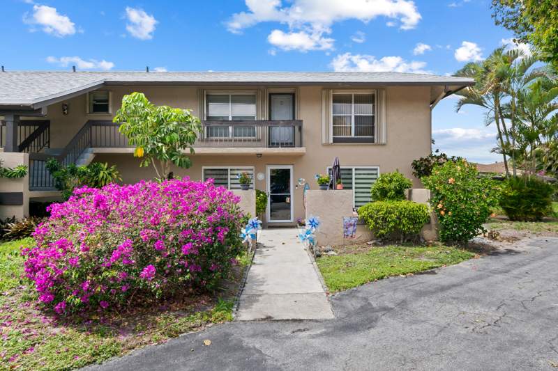 2 bedroom Condominium at 13771 Via Aurora #D, Palm Greens At Villa Del Ray Condo II, Delray Beach — photo 2
