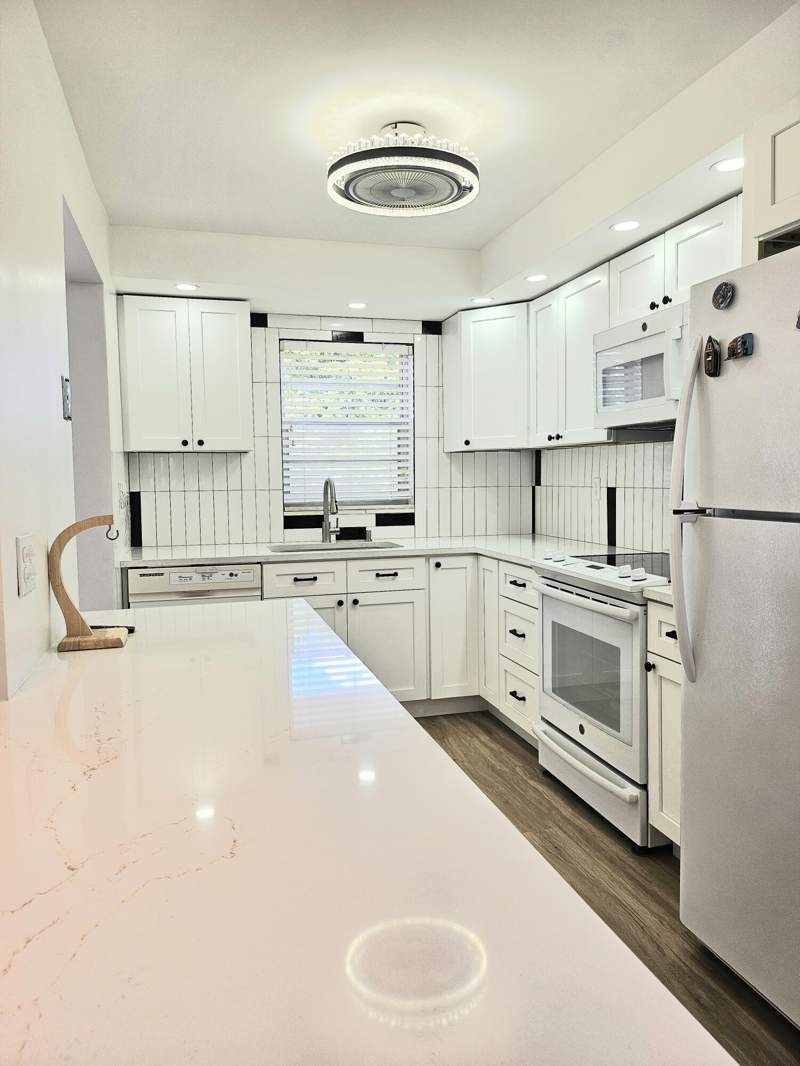 2 bedroom Condominium at 5860 NW 44th Street #412, Greens Of Inverrary Phase II, Lauderhill — photo 4