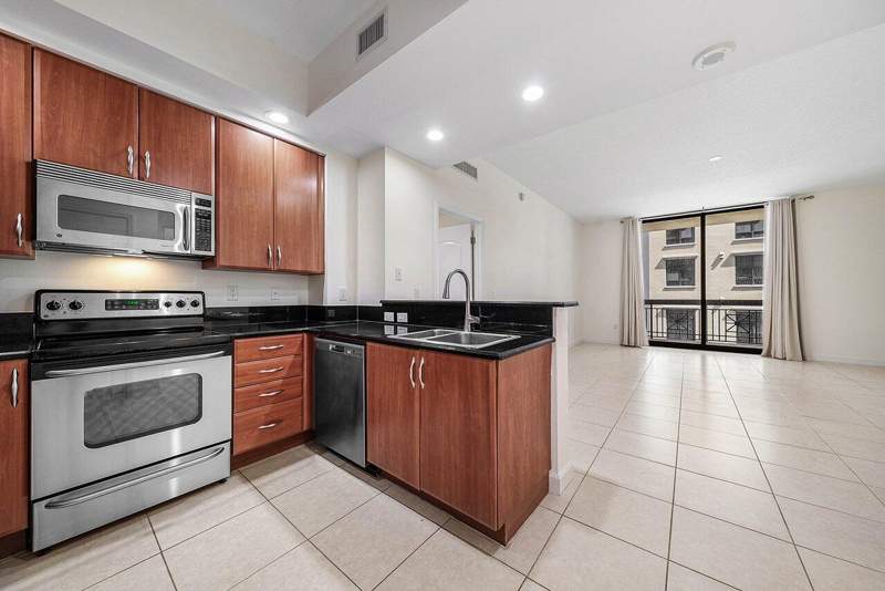 1 bedroom Condominium at 801 S Olive Avenue #715, One City Plaza Condo, West Palm Beach — photo 3