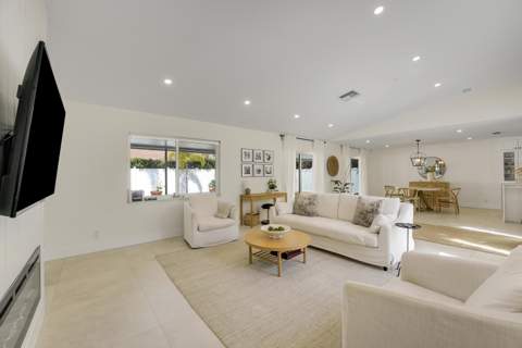 275 NW 39th Way, Deerfield Beach FL - photo 13 of 49