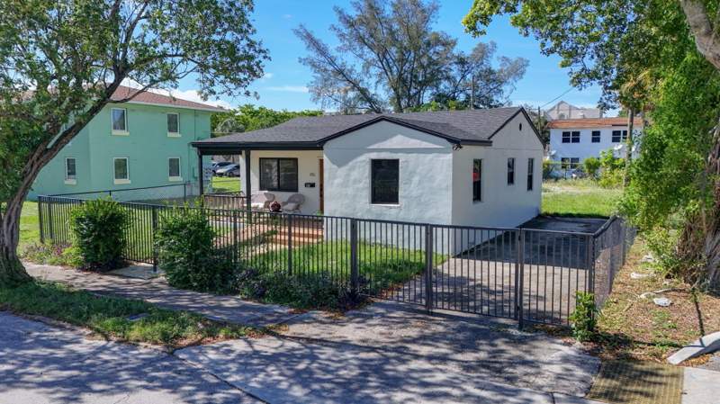 3 bedroom Single Family Residence at 509 20th Street, Pleasant City, West Palm Beach — photo 3