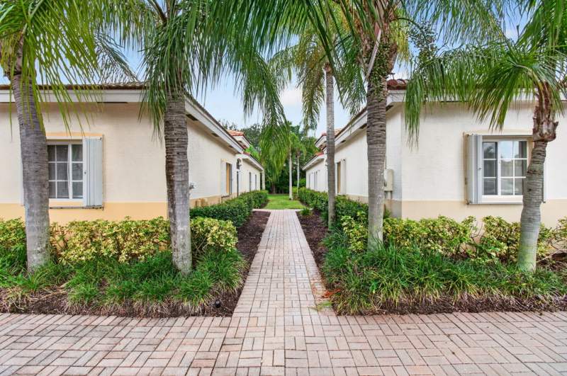 3 bedroom Villa at 2323 Windjammer Way, Baywinds Pod H, West Palm Beach — photo 3