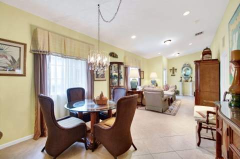 2323 Windjammer Way, West Palm Beach FL - photo 13 of 45