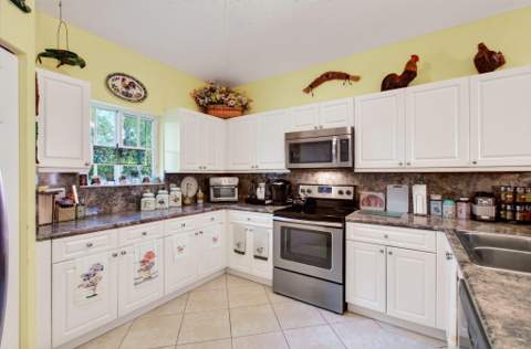 2323 Windjammer Way, West Palm Beach FL - photo 18 of 45