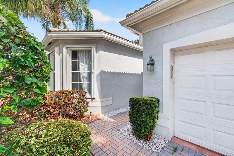 4 bedroom Single Family Residence at 7315 Twin Falls Drive, Valencia Pointe 1, Boynton Beach — photo 3