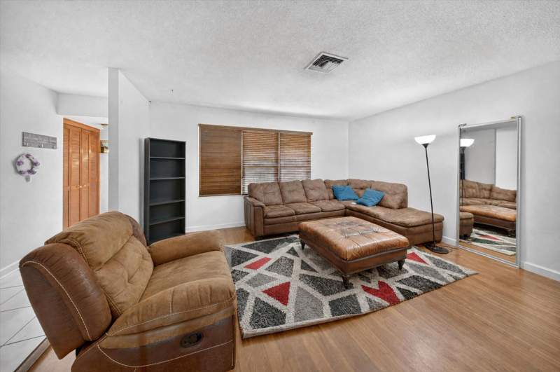 3 bedroom Single Family Residence at 2251 SW 67th Way, Welwyn Park 3rd Add, Miramar — photo 4