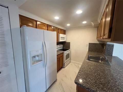 5847 Blueberry Court #85, Lauderhill FL - photo 12 of 30