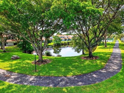 1701 Woodbridge Lakes Circle, West Palm Beach FL - photo 22 of 23
