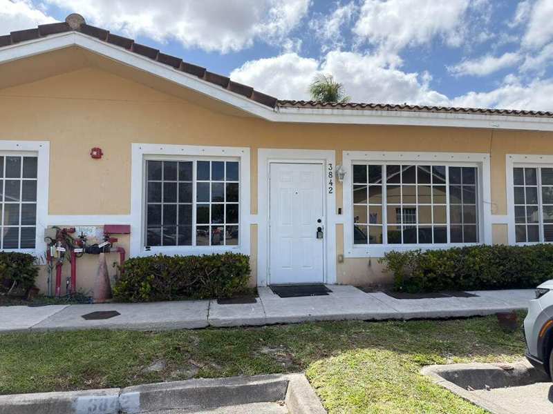 2 bedroom Villa at 3842 SW 48th Avenue, Hollywood Ridge Farms 2-16 Misc, Hollywood — photo 1
