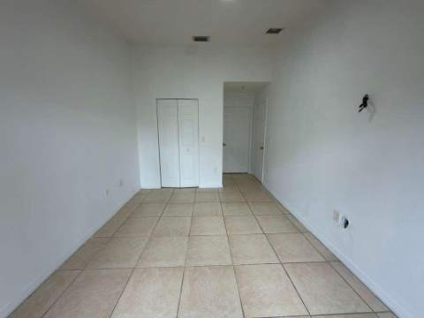 3842 SW 48th Avenue, Hollywood FL - photo 10 of 25