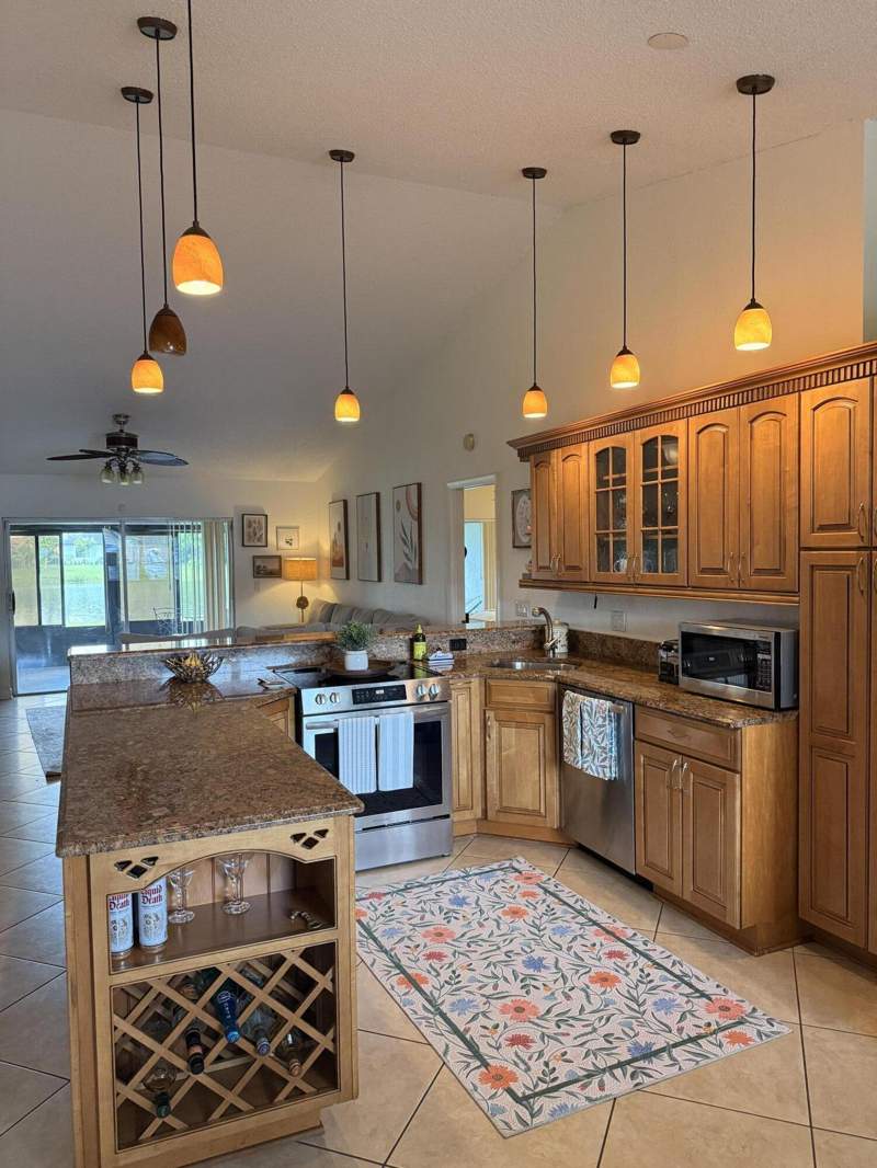 3 bedroom Villa at 8499 Lakepoint Court, Lakes Of Sherbrooke Ph 6, Lake Worth — photo 2