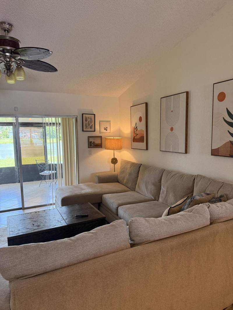 3 bedroom Villa at 8499 Lakepoint Court, Lakes Of Sherbrooke Ph 6, Lake Worth — photo 4