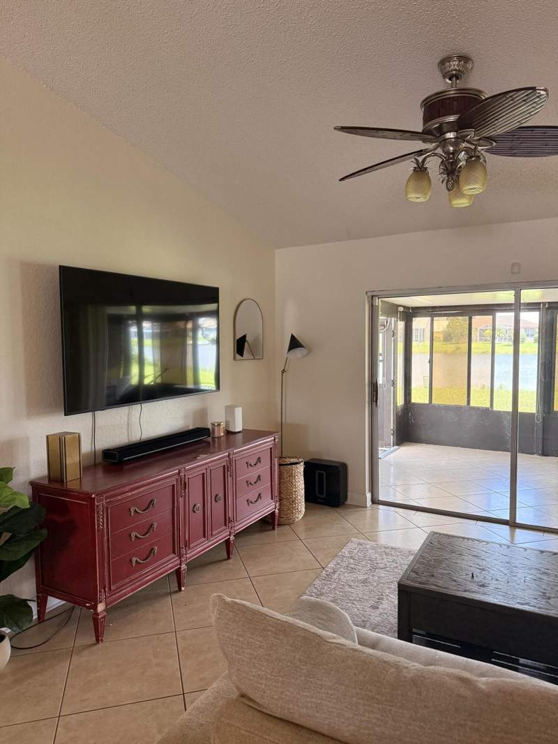 3 bedroom Villa at 8499 Lakepoint Court, Lakes Of Sherbrooke Ph 6, Lake Worth — photo 5