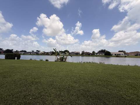 8499 Lakepoint Court, Lake Worth FL - photo 13 of 15
