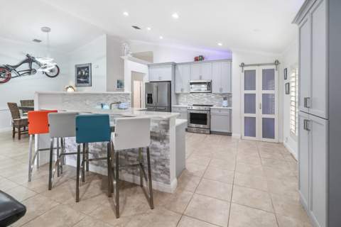 5671 S Fountains Drive, Lake Worth FL - photo 8 of 27