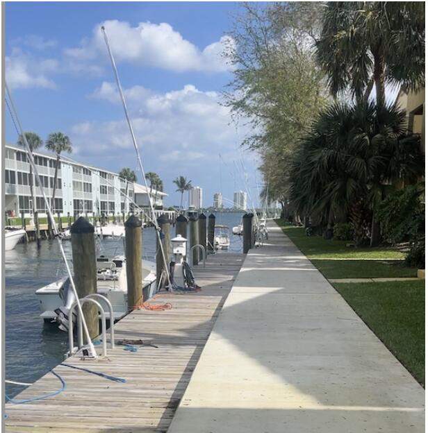 2 bedroom Condominium at 1105 Lake Shore Drive #104, Bay Reach Condo, Lake Park — photo 3