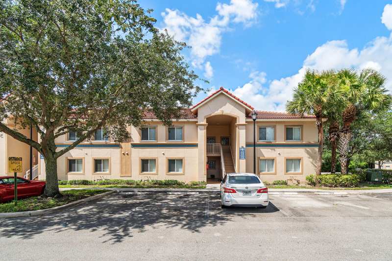 3 bedroom Condominium at 1161 Golden Lakes Boulevard #1325, Belvedere Isles Condo No 1, West Palm Beach — photo 1