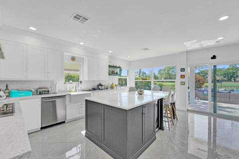 21 Marlwood Lane, Palm Beach Gardens FL - photo 14 of 69