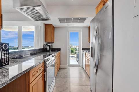 2715 N Ocean Boulevard #6C, Fort Lauderdale FL - photo 7 of 37