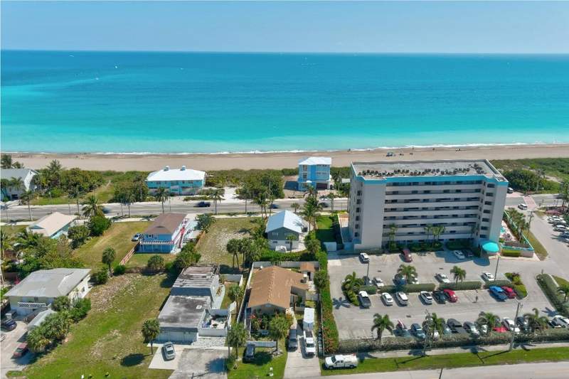 2 bedroom Condominium at 355 S Ocean Drive #P-806, Avalon Beach Club, A Condominium, Fort Pierce — photo 2