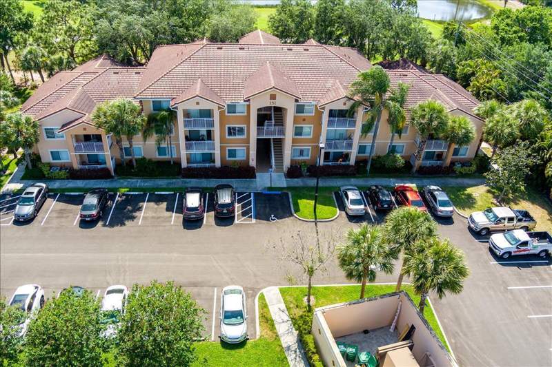 2 bedroom Condominium at 151 SW Palm Drive #106, THE CLUB AT ST LUCIE WEST, A CONDOMINIUM, Port St. Lucie — photo 2