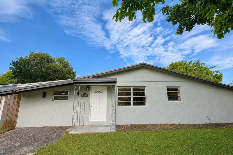 3 bedroom Single Family Residence at 1980 SW 66th Avenue, Broadview Country Club Estates, North Lauderdale — photo 1