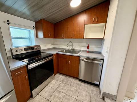 1980 SW 66th Avenue, North Lauderdale FL - photo 10 of 35