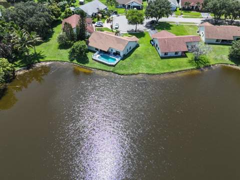 2661 Forest Drive, Miramar FL - photo 7 of 36