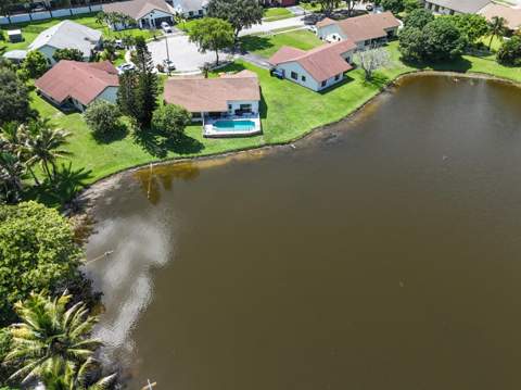 2661 Forest Drive, Miramar FL - photo 8 of 36