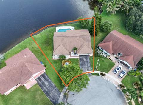 2661 Forest Drive, Miramar FL - photo 12 of 36