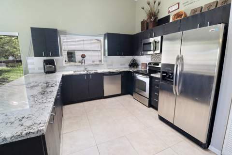 2661 Forest Drive, Miramar FL - photo 18 of 36