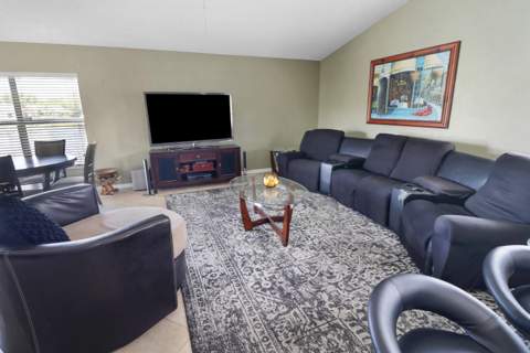 2661 Forest Drive, Miramar FL - photo 23 of 36