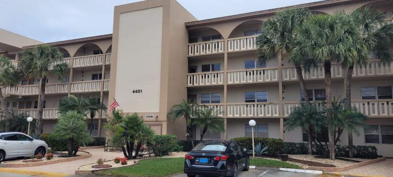 2 bedroom Condominium at 4401 MARTINIQUE Court #D4, WYNMOOR , Coconut Creek — photo 3