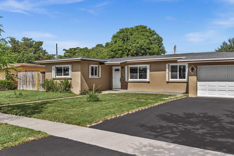 3 bedroom Single Family Residence at 721 Fairway Drive, Lauderdale Golf Estates 2nd Add, Plantation — photo 1