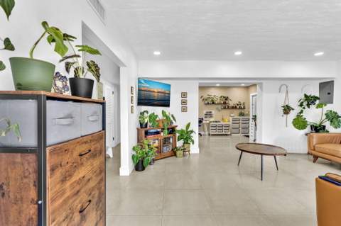 721 Fairway Drive, Plantation FL - photo 7 of 51