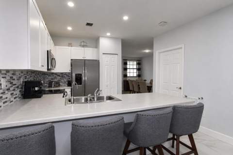 5437 NW 27th Court, Margate FL - photo 10 of 51