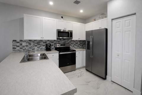 5437 NW 27th Court, Margate FL - photo 7 of 51