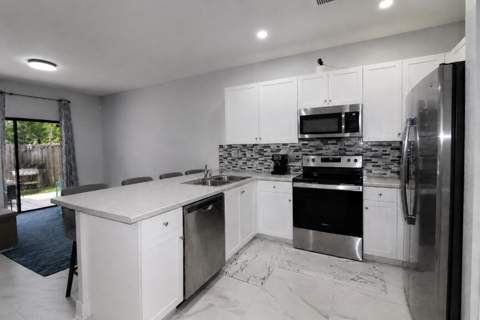 5437 NW 27th Court, Margate FL - photo 9 of 51