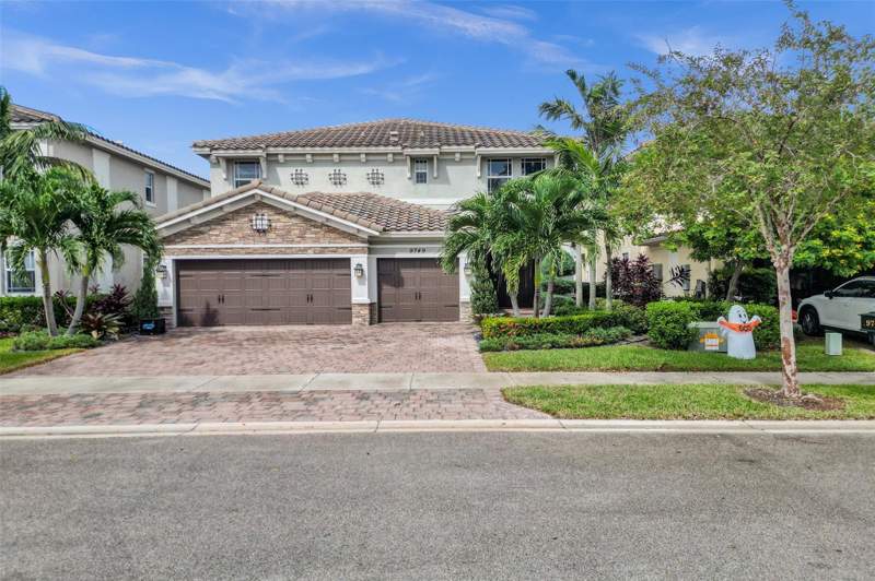 4 bedroom Single Family Residence at 9749 Blue Isle #BAY, MiraLago, Parkland — photo 5