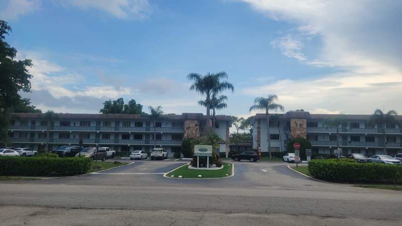 2 bedroom Condominium at 2100 Springdale Boulevard #310, Village Green 4 Condo, Palm Springs — photo 2