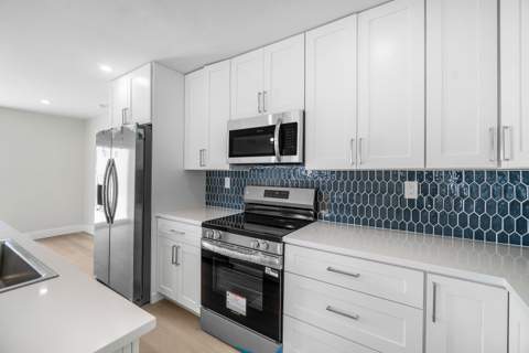 325 SW 8TH Avenue, Delray Beach FL - photo 6 of 36