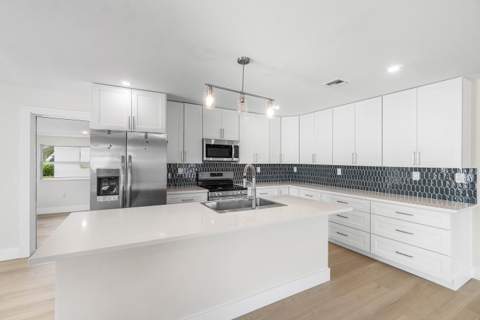 325 SW 8TH Avenue, Delray Beach FL - photo 9 of 36