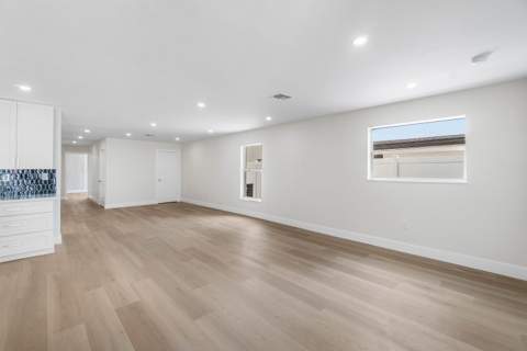 325 SW 8TH Avenue, Delray Beach FL - photo 10 of 36