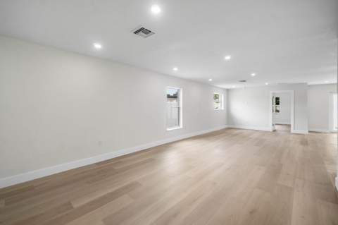 325 SW 8TH Avenue, Delray Beach FL - photo 13 of 36