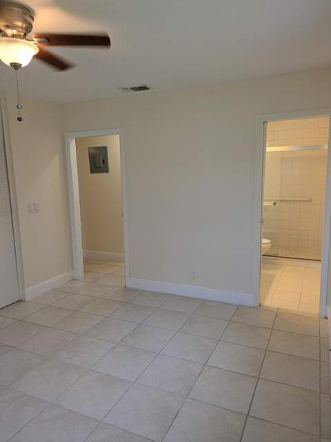 2771 Ashley Drive #J, West Palm Beach FL - photo 7 of 13
