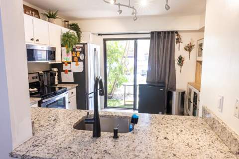 803 Lakeview Circle, Royal Palm Beach FL - photo 12 of 48